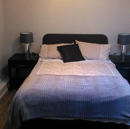 Bed & Breakfast Newtown *